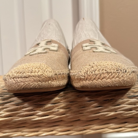 Tory Burch Weston Flat Espadrilles in Natural Linen, Size 7 - Picture 6 of 12